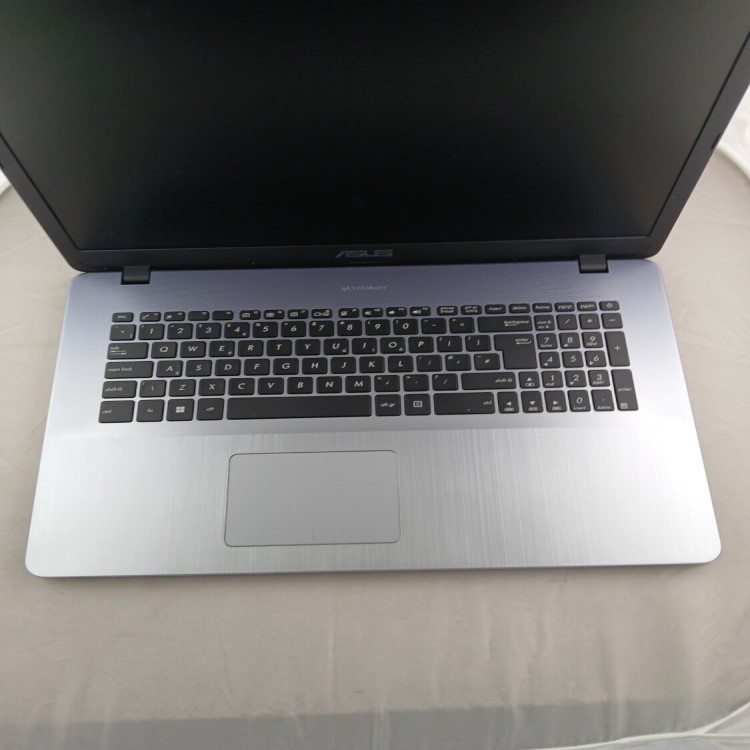 Refurbished ASUS Vivobook X705MAR Intel Celeron N4020 8GB RAM 256GB SSD 17.1 Inch Windows 11 Laptop