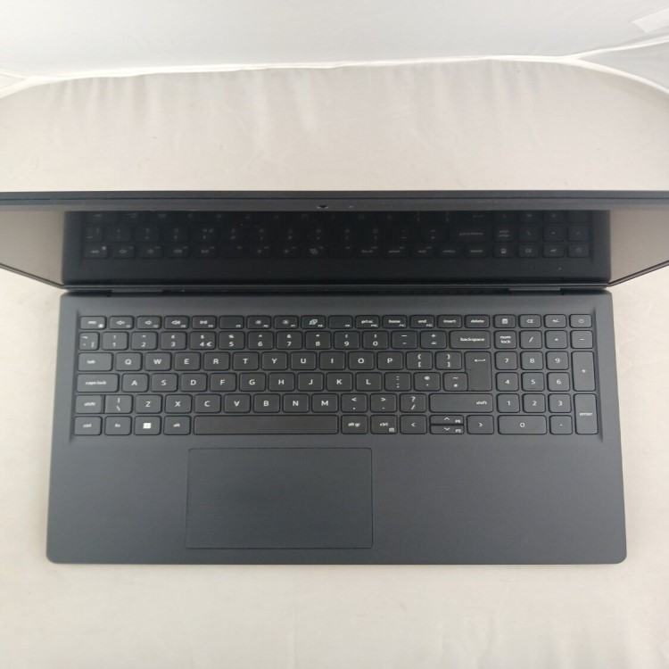 Refurbished Dell Vostro 3520 Core i3-1115G4 8GB RAM 256GB SSD 15.6 Inch Windows 11 Home Laptop