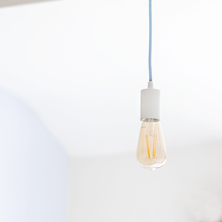 electriQ ST64 Smart dimmable Wifi filament bulb with E27 screw fitting - Smoked Amber finish - Alexa & Google Home compatible